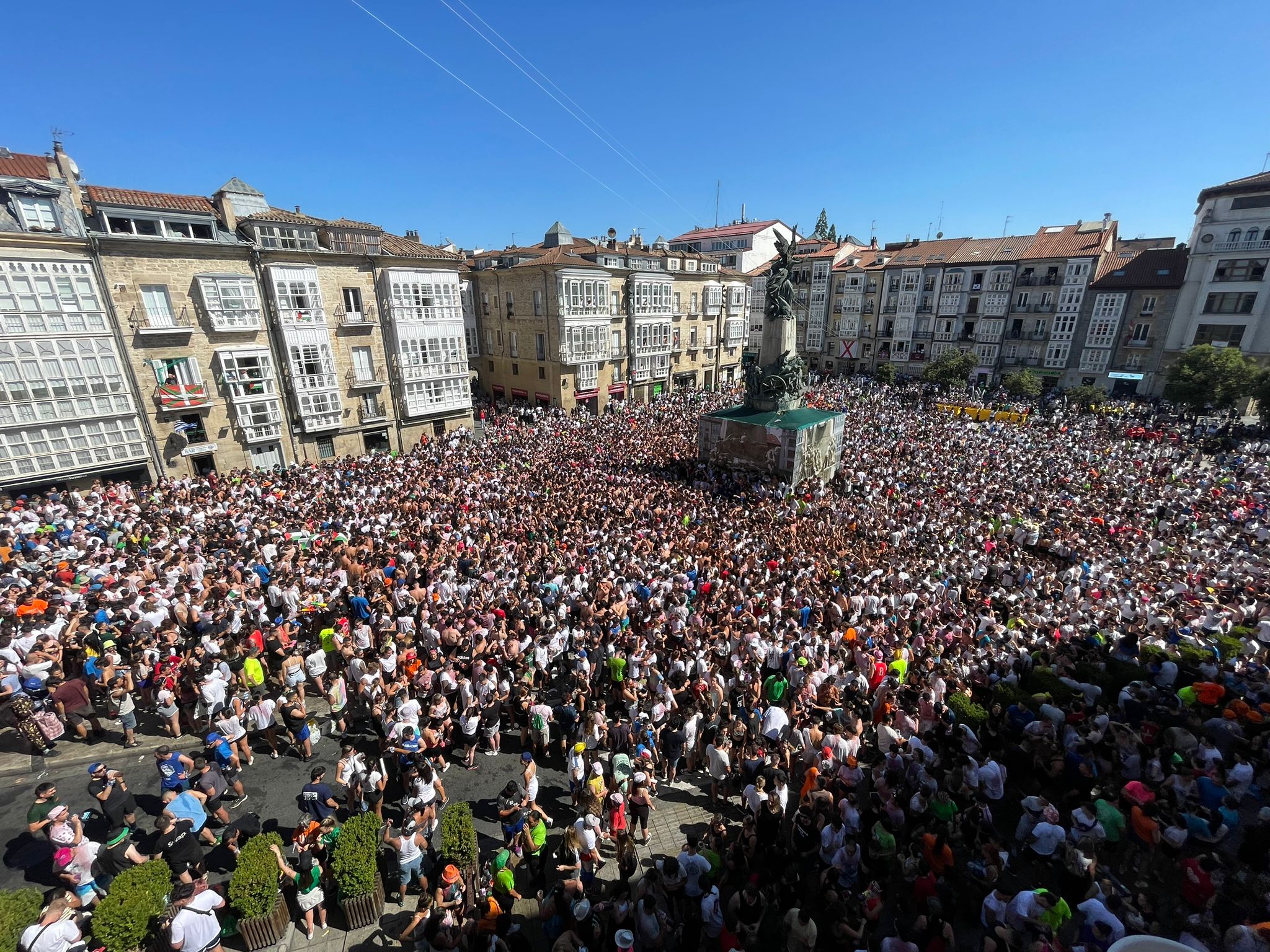 Búscate en la Bajada de Celedón