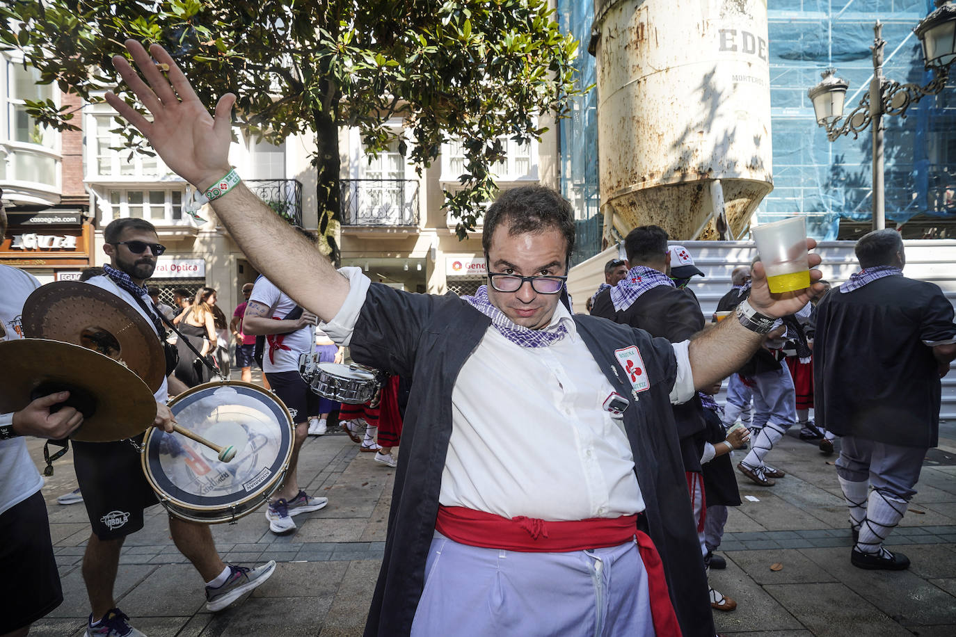 El primer paseíllo de fiestas de Vitoria, en imágenes