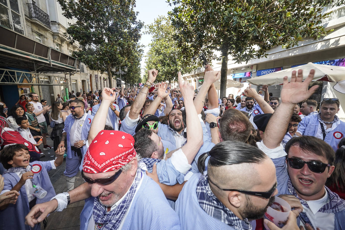 El primer paseíllo de fiestas de Vitoria, en imágenes