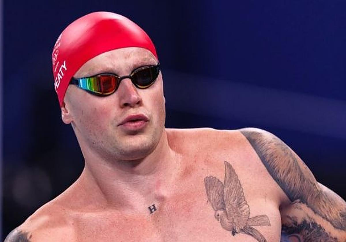 Sigue la polémica con la comida de la Villa Olímpica: el nadador Adam Peaty denuncia que «se están encontrando gusanos en el pescado»