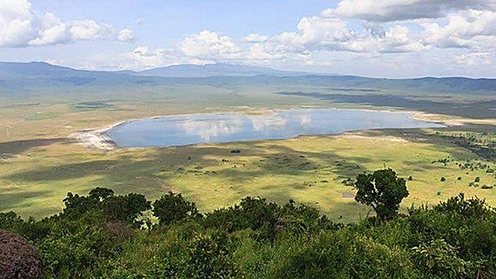 El padre de la familia accidentada en Tanzania recibe el alta y el hijo sigue grave