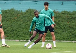 Álvaro Djaló tendrá que parar por un problema muscular.