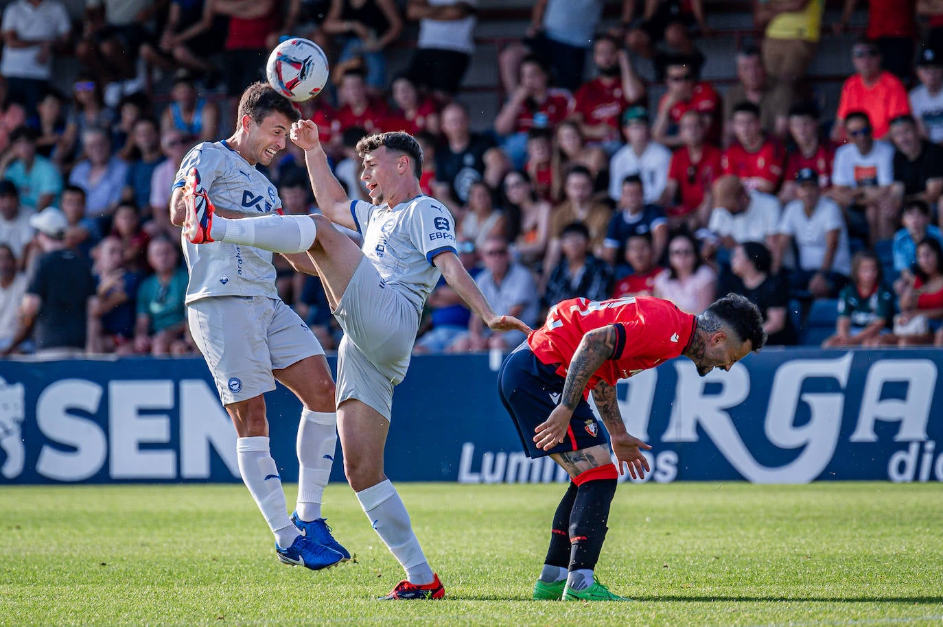 Las mejores imágenes del amistoso del Alavés ante el Osasuna