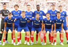 El último once de pretemporada. Arriba; Álex Padilla, Unai Gómez, Ander Herrera, Adama Boiro, Unai Egiluz y Javier Martón. Abajo; Hugo Rincón, Mikel Jauregizar, Iñigo Lekue, Peio Canales y Aingeru Olabarrieta.