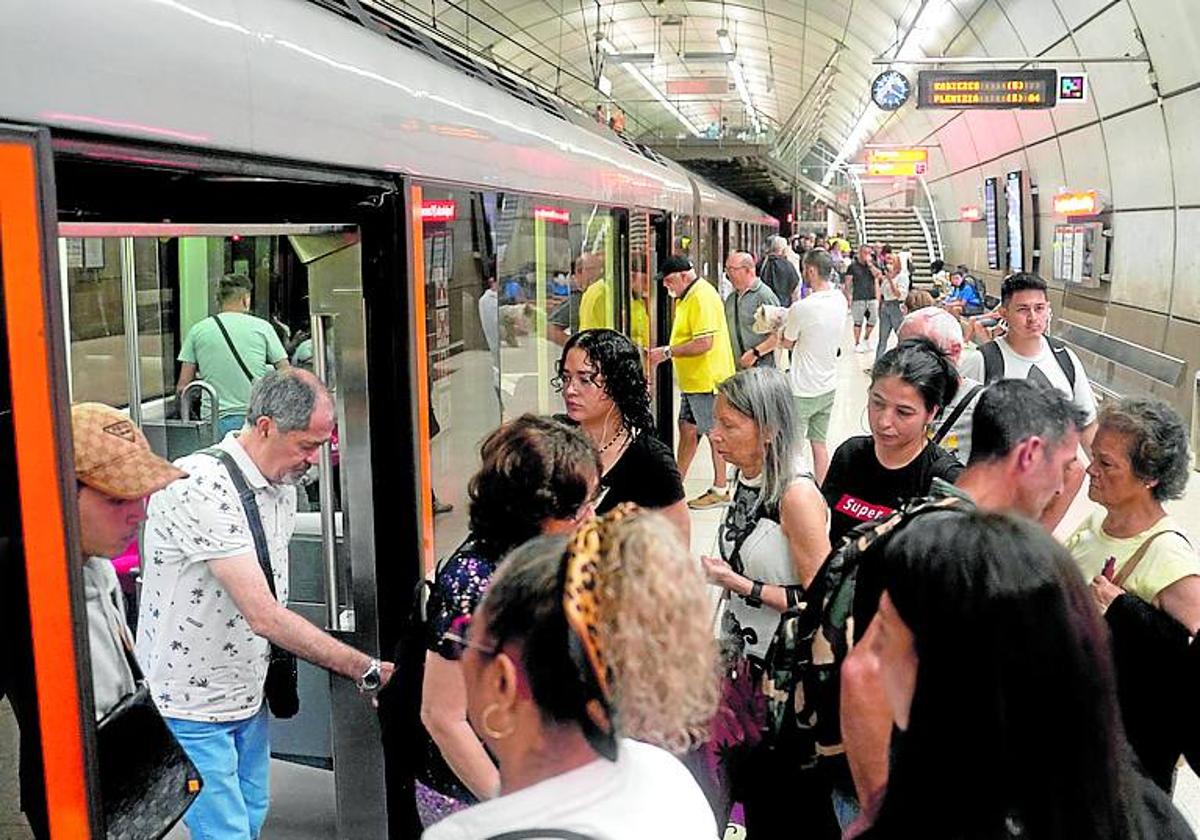 El Metro ha recogido a muchos viajeros de Bilbobus.