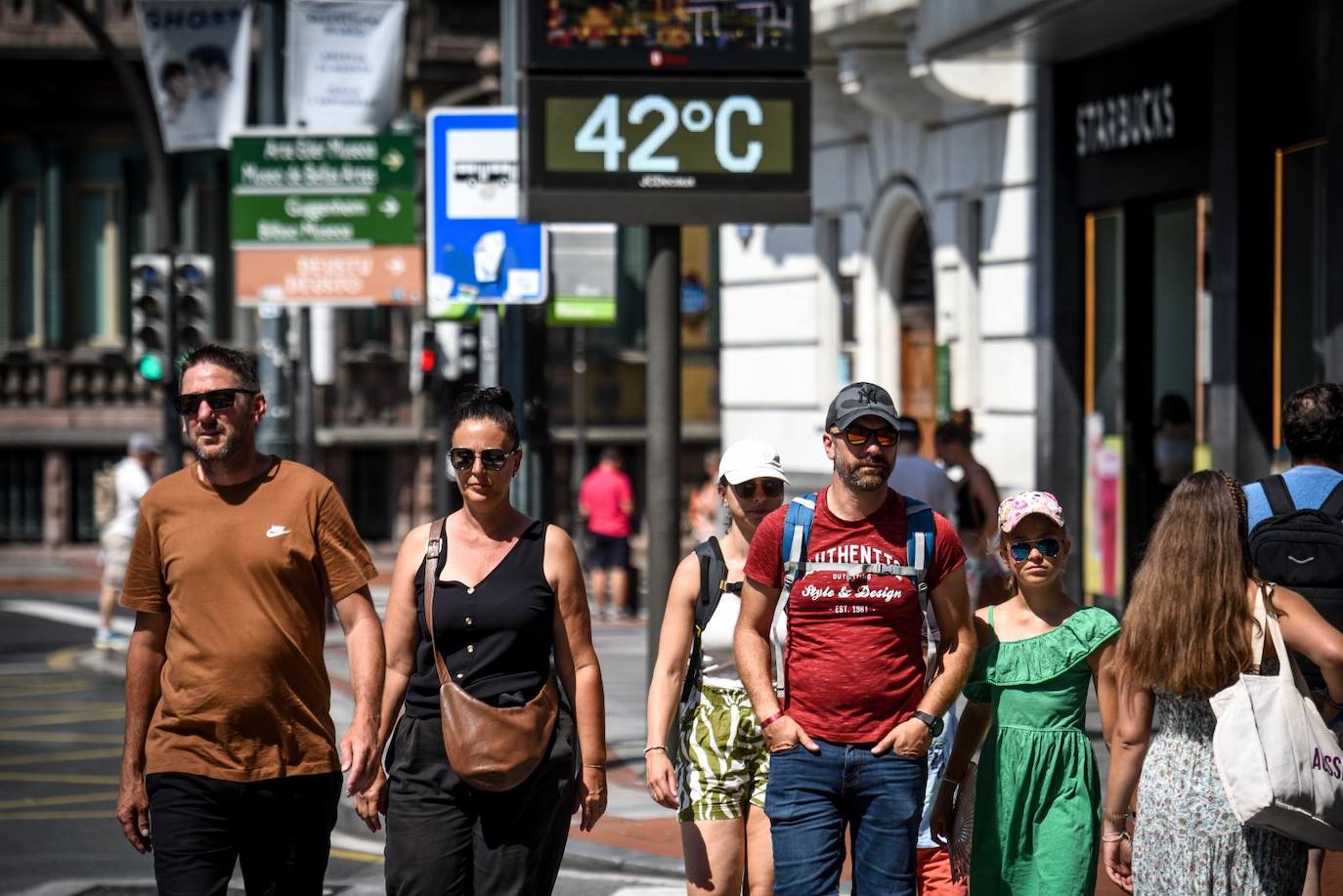 En los termometros que están al sol en Bilbao se dispara la temperatura a una del medio día