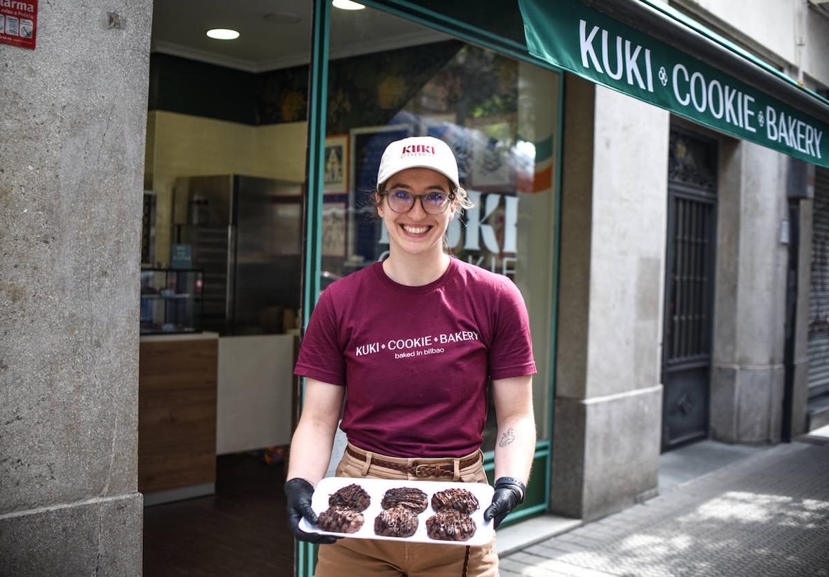 Erica, la bióloga estadounidense que acaba de abrir una tienda de galletas sin gluten en Bilbao