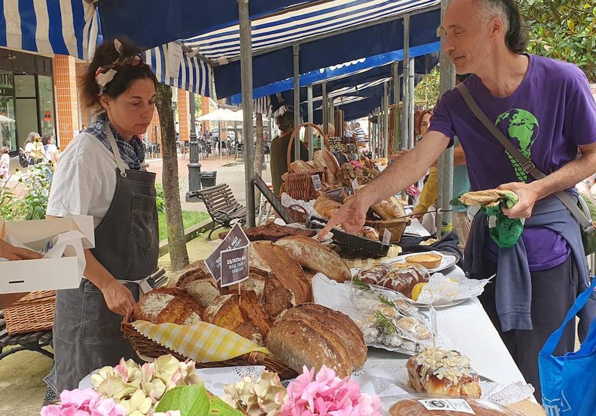 El pan y los pasteles fueron los productos con más demanda.