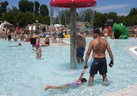 La piscina de la rana es una de las más demandadas por los niños en Mendizorroza.