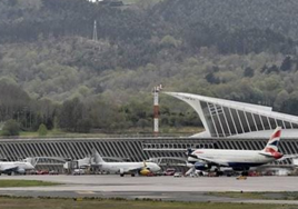 Se elevan a ocho los vuelos cancelados entre Loiu y Baleares por la Dana