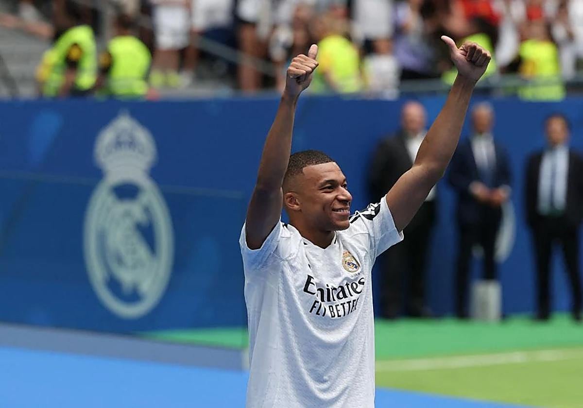 Presentación de Mbappé con el Real Madrid.