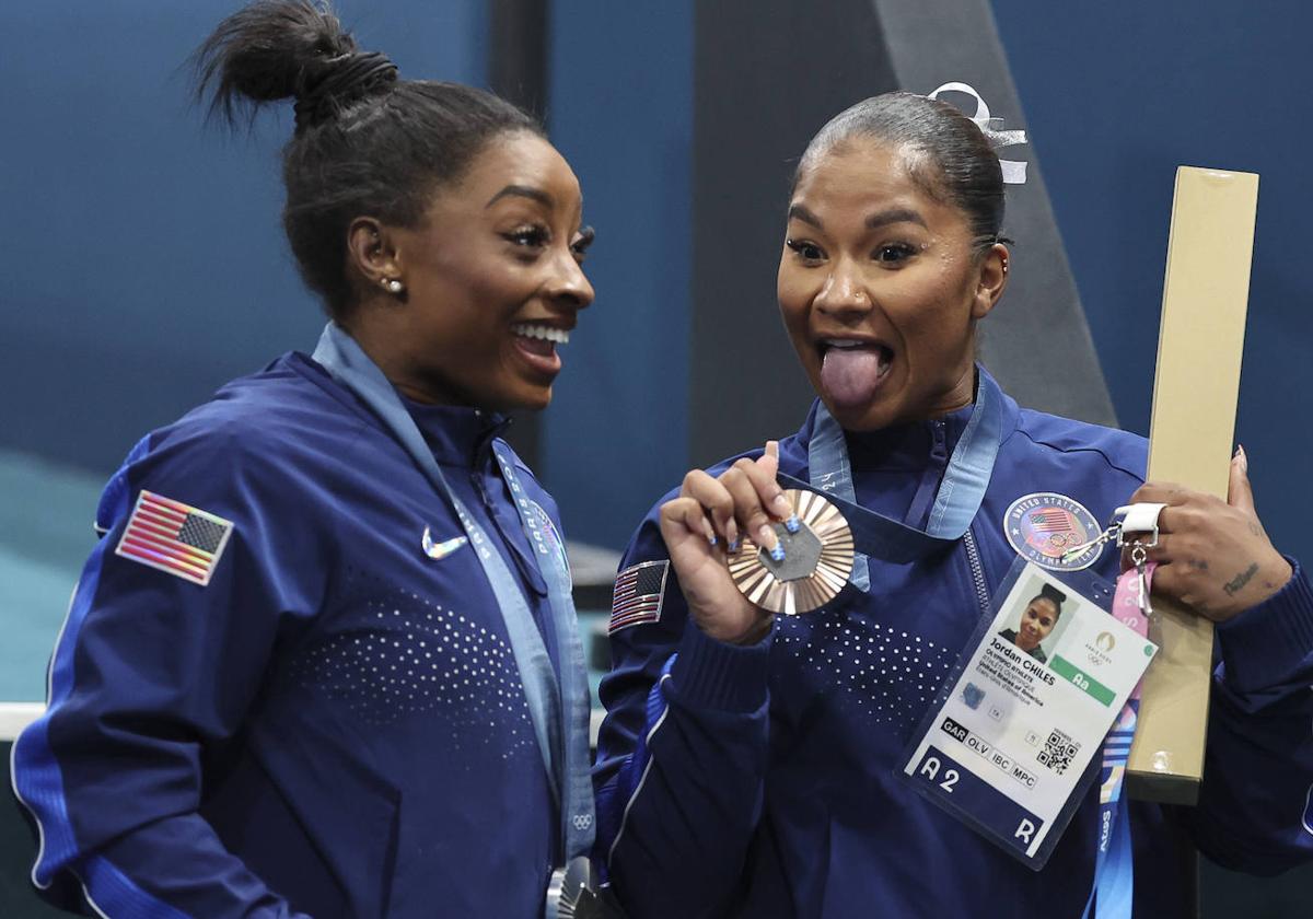 Simone Biles y Jordan Chiles la final de suelo femenino de gimnasia artística de los Juegos Olímpicos.