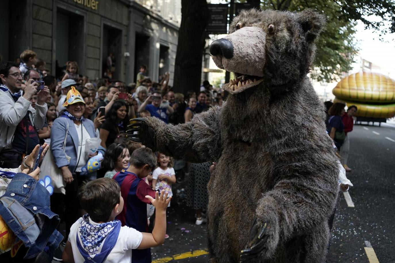 Desfile de la Ballena Aste Nagusia 2024 en Bilbao.