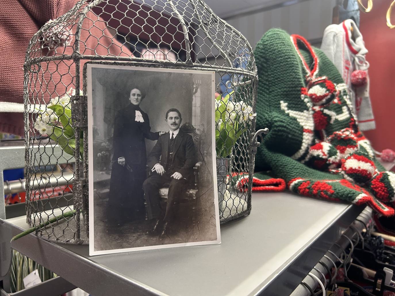 La tienda de Bilbao que lleva 126 años vistiendo de arrantzale y baserritarra a los bilbaínos