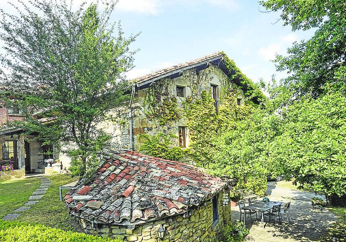 Parte posterior de la casa rural Guikuri.