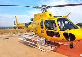 Herido de gravedad tras caerle encima el agua que descargaba un helicóptero para apagar un incendio
