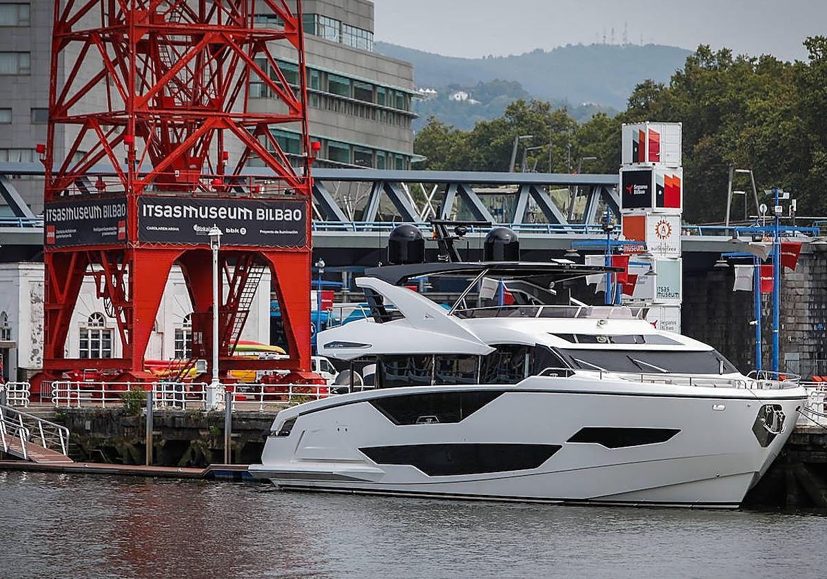 El yate 'Julia Caroline' amarrado ayer en el Museo Marítimo.