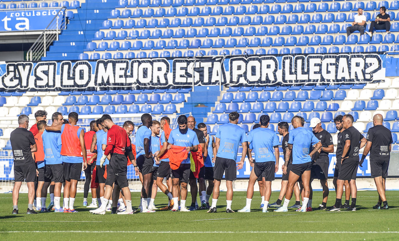 La afición albiazul responde con nota en un entrenamiento a puerta abierta en Mendizorroza