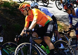 Jon Aberasturi en una de las etapas de La Vuelta.