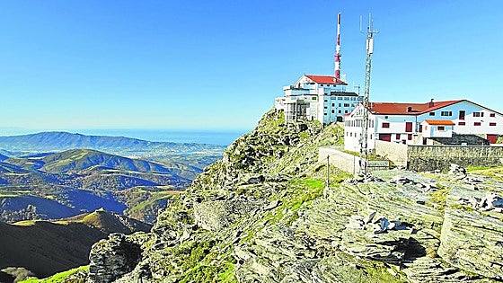 Larrun: volcán, balcón y escenario de guerra