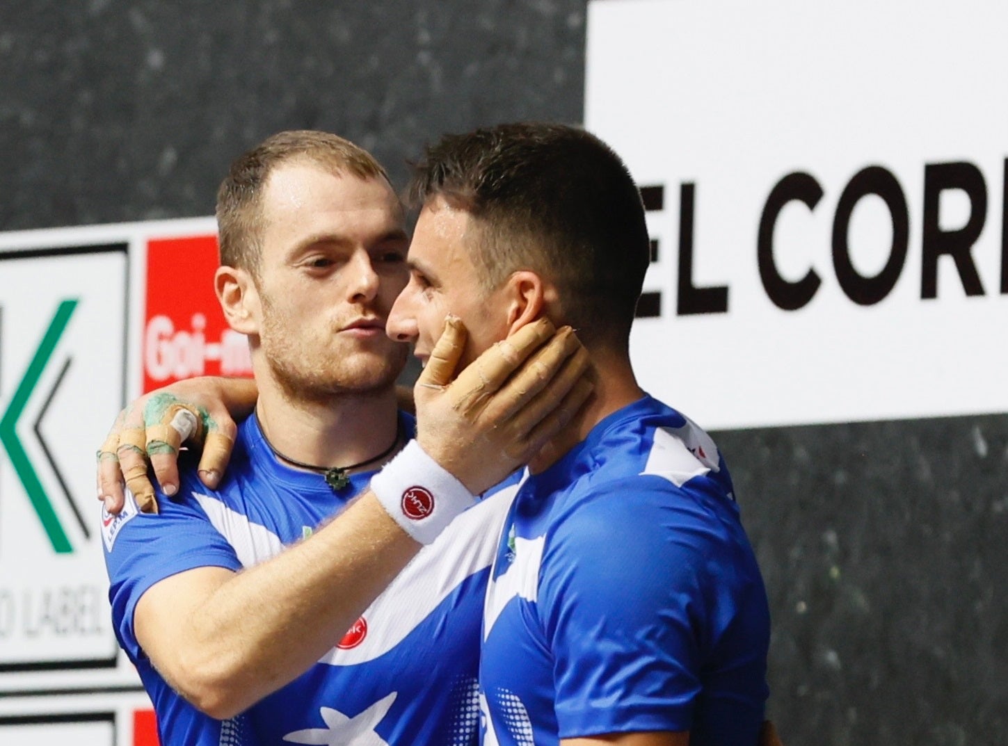 Laso e Imaz se felicitan tras conseguir el pase a la final del Torneo Aste Nagusia.