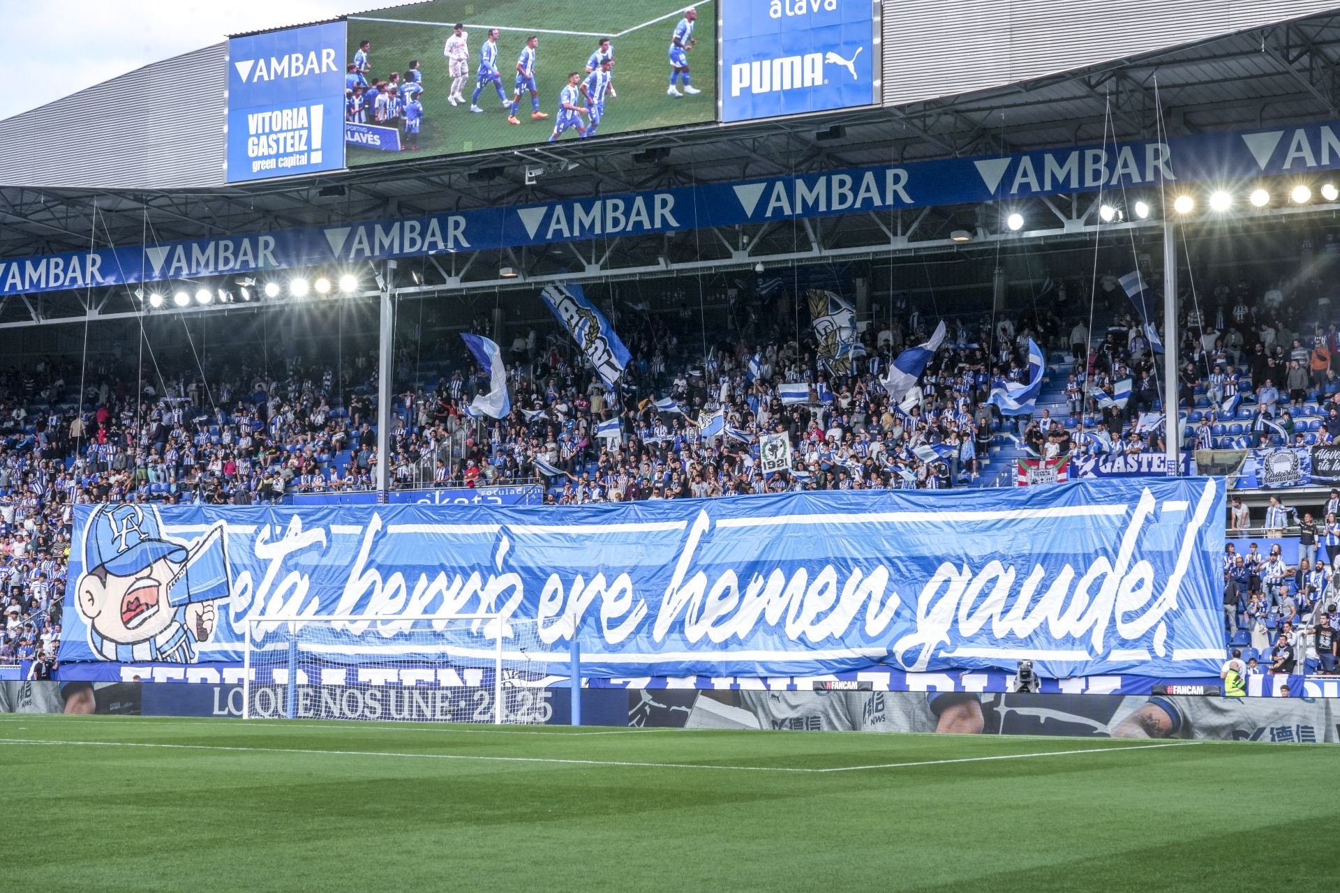 Mendizorroza vuelve a lo grande en una jornada emotiva