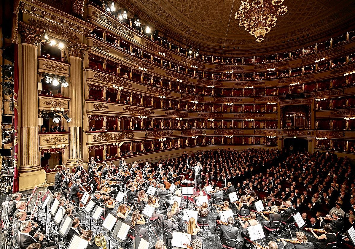 La Orquesta Filarmónica de La Scala, en un concierto ofrecido en su sede, en Milán.