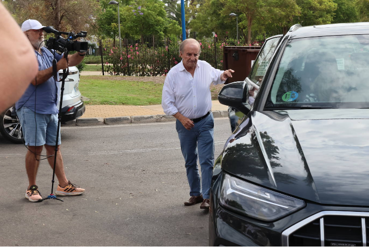 José María García llegando a la misa funeral por Caritina Goyanes.