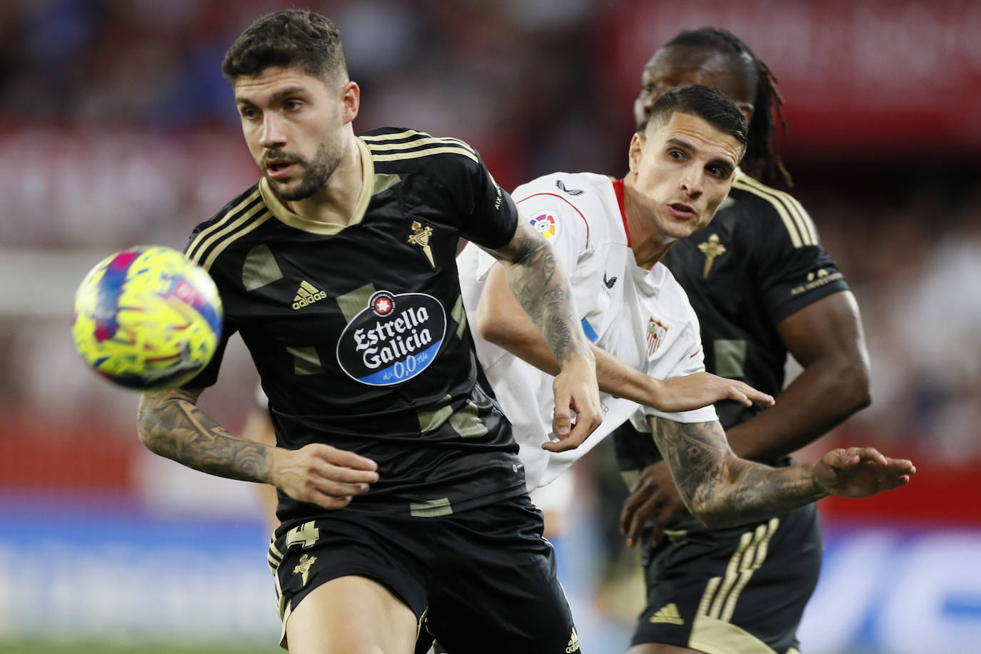 Unai Nuñez, en un partido frente al Sevilla con la camiseta del Celta.