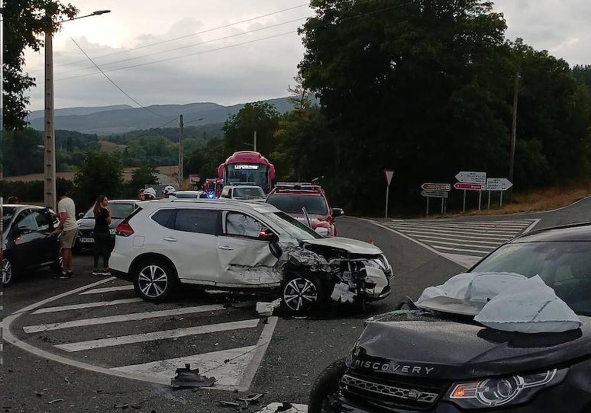 Colisión de dos vehículos en el accidente en la carretera A-2625 en Valdegovía.