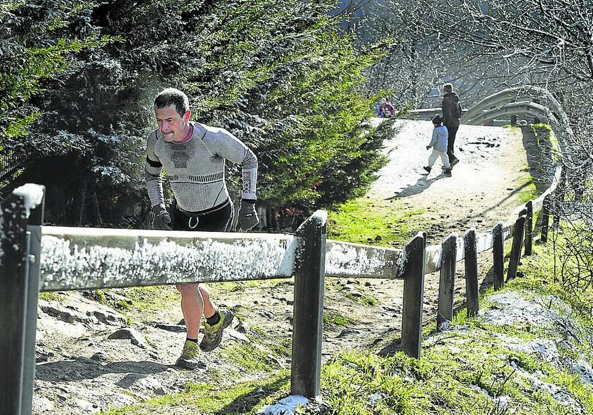 La subida al monte Zaldiaran es muy popular entre los vitorianos.