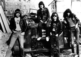 Joey y Johnny Ramone tocaron juntos dos décadas sin hablarse entre ellos.