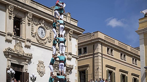 Operada de urgencia la menor herida al caer de un castell en la diada de Barcelona