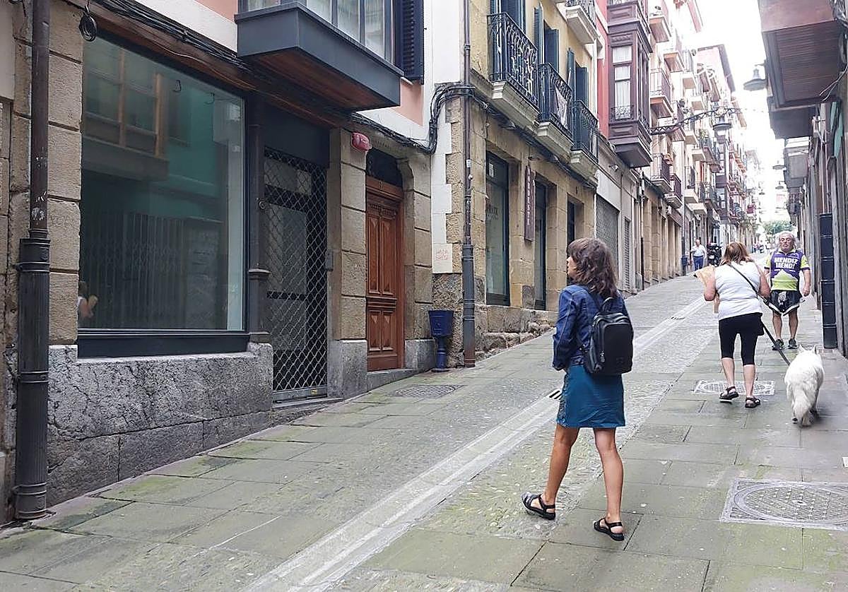 El casco histórico de Portugalete cuenta con numerosas lonjas cerradas desde hace varios años.
