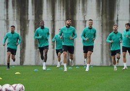 Martón, Djaló, Gorosabel, Unai Nuñez, Guruzeta, Yeray y Unai Gómez, este miércoles en el entrenamiento de Lezama.