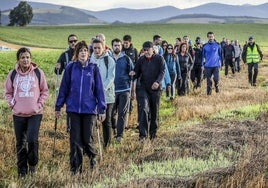 Maider Etxebarria junto a Beatriz Artolazabal encabezan el grupo de concejales que se han apuntado a la tradicional marcha.