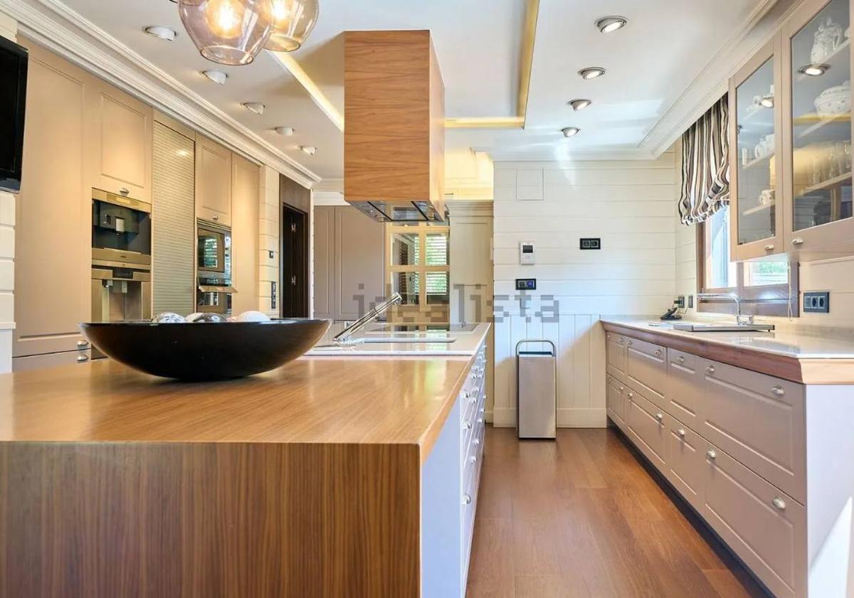 Imagen principal - Estas son las diez casas en venta más caras de Vitoria