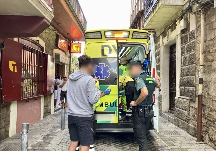 El joven llodiano fue trasladado en ambulancia a un hospital de Santander.