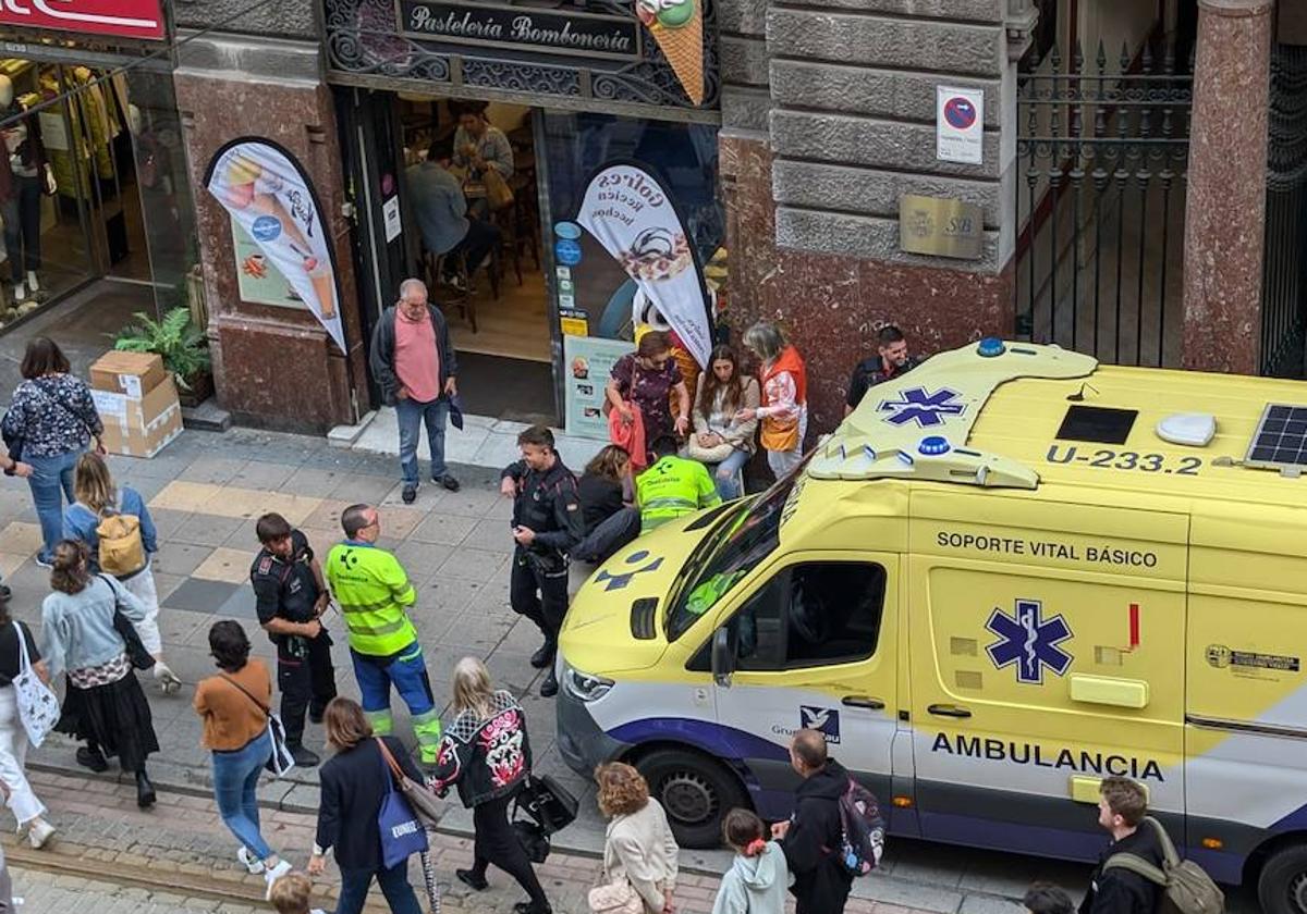 Una mujer herida al ser atropellada por el tranvía en Bilbao