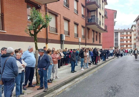 Centenares de vecinos volvieron a salir a las calles para reivindicar una atención sanitaria digna