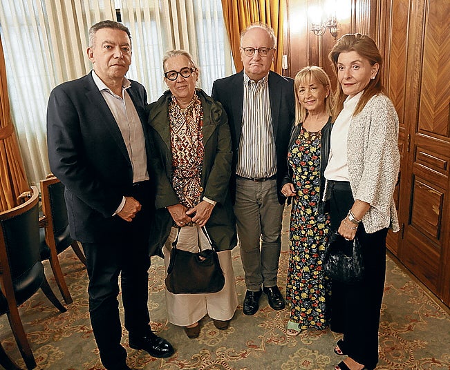 Juan Carlos Torres, Paula Garagalza, Roberto Urquijo, Josune Carranza y Mónica Martín.