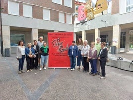 Vecinas de Lekeitio con responsables del Festival, Nagusiak, Lea Artibai y el Ayuntamiento.