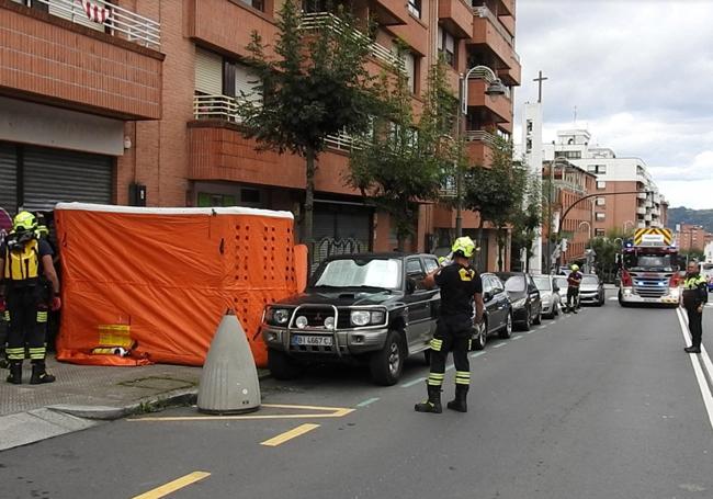 Despliegue policial en el barrio de San Adrián.