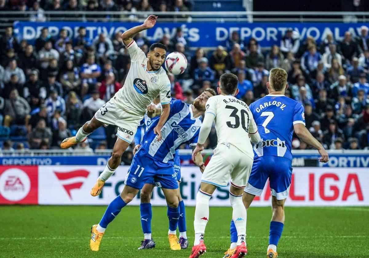 El VAR se ensaña con un Alavés atascado