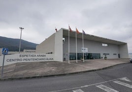 El recluso no regresó al centro penitenciario de Álava tras disfrutar de un permiso en noviembre de 2023.