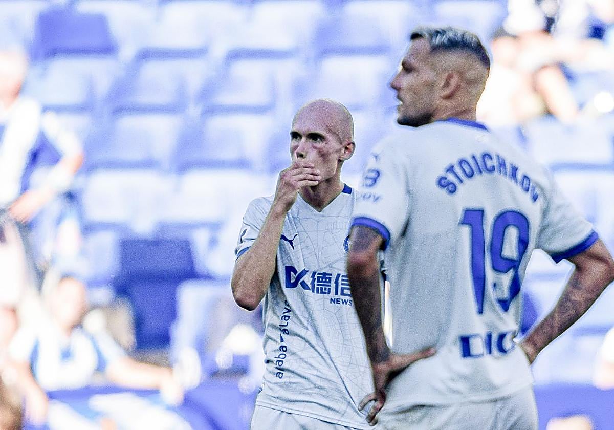 El Alavés es engullido por el descontrol