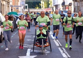 'CórrELA' da visibilidad en Vitoria a los afectados por la esclerosis lateral amiotrófica