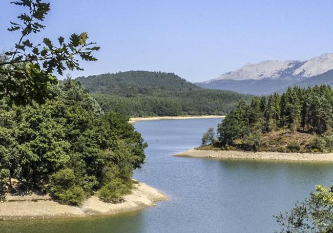 Los productores del filme quedaron embelesados por el embalse de Albina situado a apenas nueve kilómetros de Vitoria.