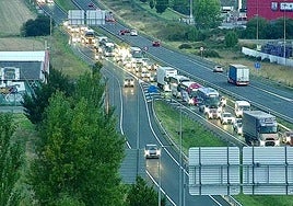 Retenciones en la N-622 (autovía a Bilbao), en sentido Vitoria.