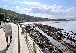 Imágenes espectaculares de la bajamar en la playa de Ereaga, en Getxo.